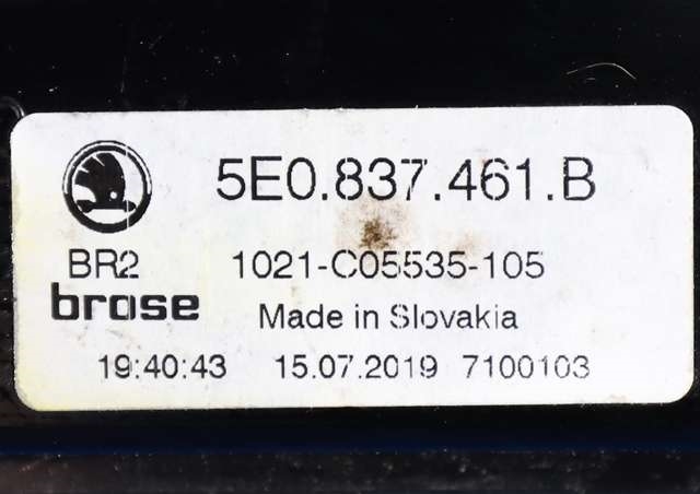 Ruteheis venstre foran til Škoda Octavia 2017-2020 (Type III, Fase 2) (VAG|5E0 837 461 B|)