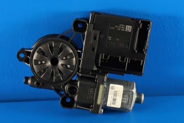 Ruteheis, kun motor, venstre foran til VW Passat 2011-2015 (B7) (B7) (VAG|3AA 959 701 A|)