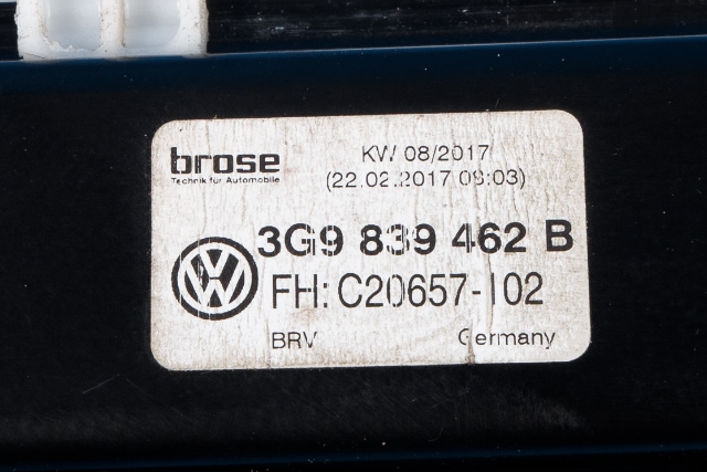 Ruteheis høyre bak til VW Passat 2015-2019 (Fase 1) (B8) (B8) (VAG|5Q4 959 811 E|)
