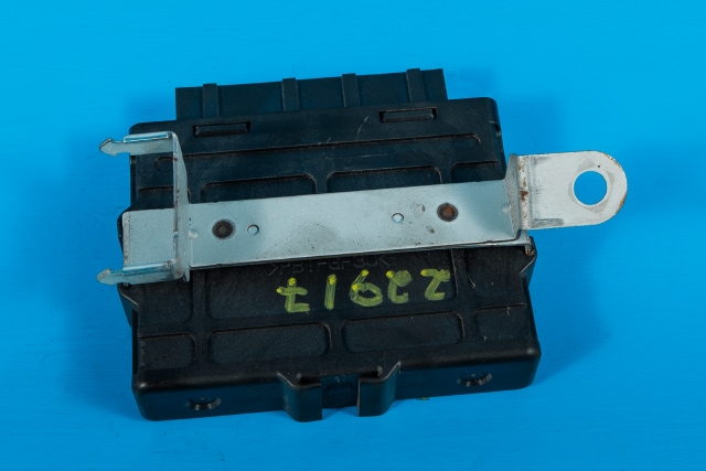 Styreenhet diverse til Mitsubishi Outlander 2010-2012 (Type II, Fase 2) (MITSUBISHI|8631A875|)