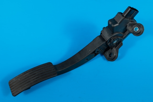 Pedal gass til Mitsubishi Outlander 2010-2012 (Type II, Fase 2) (MITSUBISHI|1600A102|)