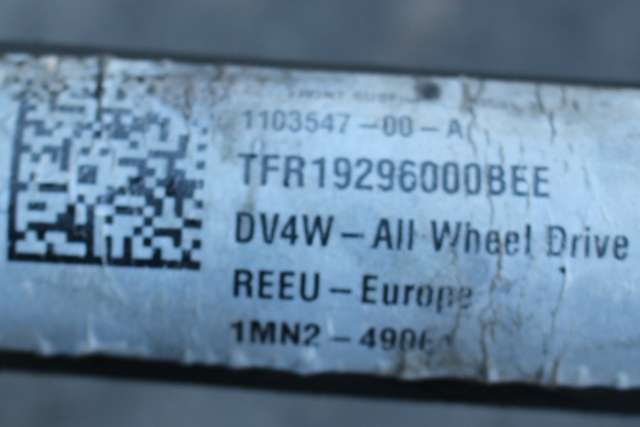 Travers foran hoved til Tesla Model 3 2018-2023 (Fase 1)  (TESLA|1044521-00-P|)
