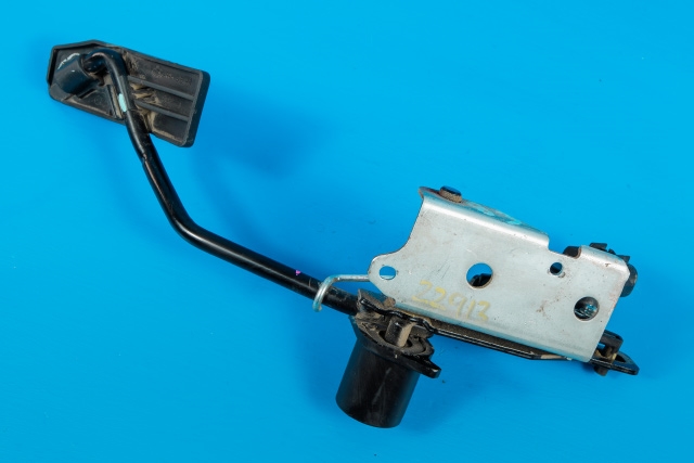 Pedal gass til Isuzu D-Max 2007-2012 (Type I)  