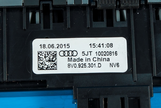 Bryter nødblink til Audi A3 2012-2016 (Type III, Fase 1) (VAG|8V0 925 301 D|)