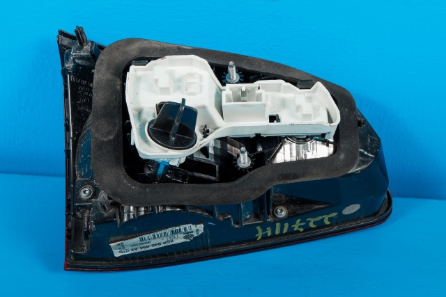 Baklykt høyre indre til VW Golf VII 2012-2017 (Fase 1)  (VAG|5G0 945 094 AE|)
