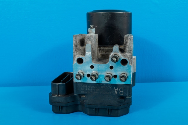 ABS sentral til Lexus IS, 2006-2013 (Type II) (XE20) (XE20) (ADVICS|133800-8650)