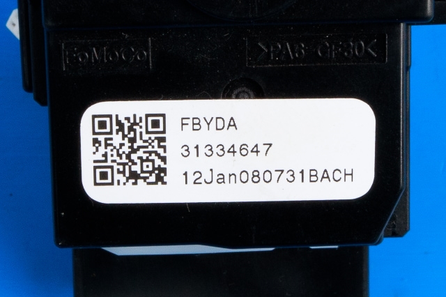 Bryter blink til Volvo V70 2007-2013 (Type III, Fase 1)  (VOLVO|31334647|)