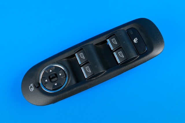 Bryter ruteheis førerdørspanel til Ford Mondeo, 2011-2014 (Type IV, Fase 2)  (FORD|AM2T-14A132-BA)