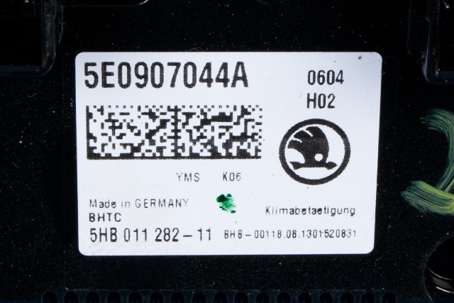 Varmeapparat betjening til Škoda Octavia 2013-2016 (Type III, Fase 1)  (HELLA|5HB 011 282-11|5E0 907 044 A|)