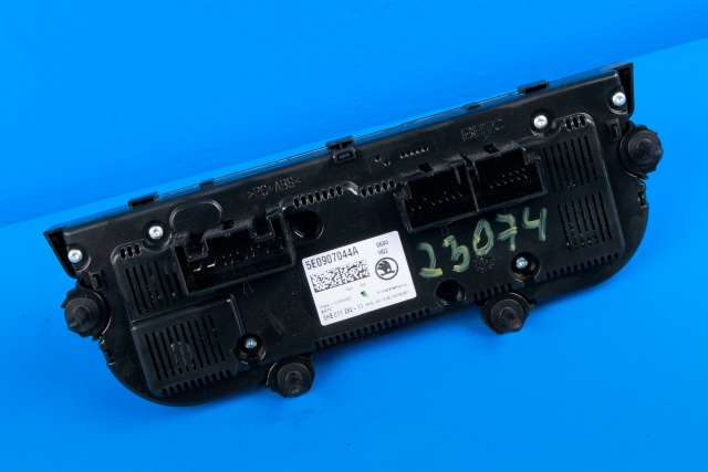 Varmeapparat betjening til Škoda Octavia 2013-2016 (Type III, Fase 1)  (HELLA|5HB 011 282-11|5E0 907 044 A|)