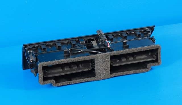 Dashbord friskluftdyse midtkonsoll til Audi A4 2007-2014 (Type IV) (B8) (B8) (VAG|8T1 820 951 C|)