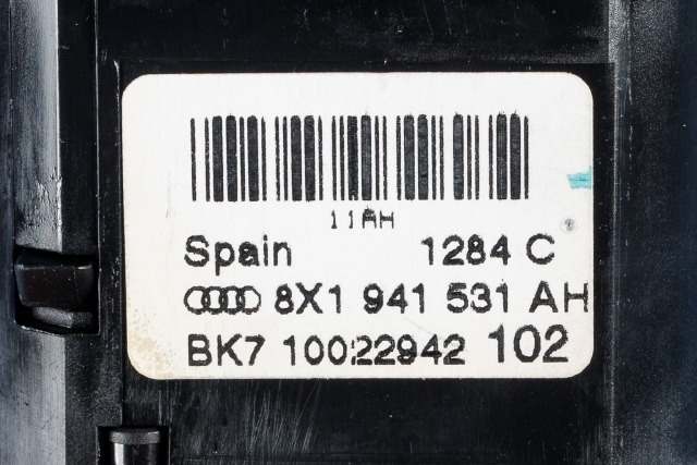 Bryter lys til Audi Q3 2011-2014 (Type I, Fase 1) (VAG|8X1 941 531 AH|)
