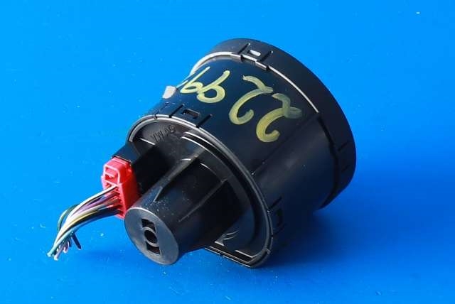 Bryter lys til VW Golf VII 2012-2017 (Fase 1) (VAG|5G0 941 431 AS|)