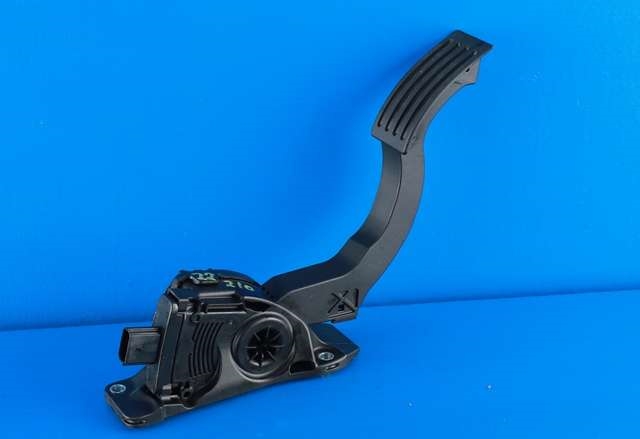 Pedal gass til Volvo V40, 2012-2019  (HELLA|6PV 010 368-22)