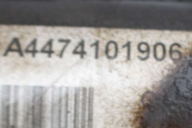 Kardang klokke foran til Mercedes Vito 2014-->> (W447) (W447) (MERCEDES|A 447 410 19 06|)