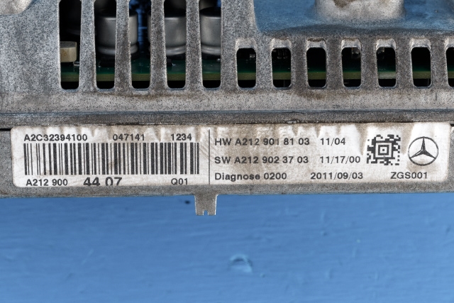 Bilstereo navigasjon skjerm til Mercedes E-Klasse 2009-2013 (Fase 1) (W212) (W212) (MERCEDES|A 212 900 44 07|)