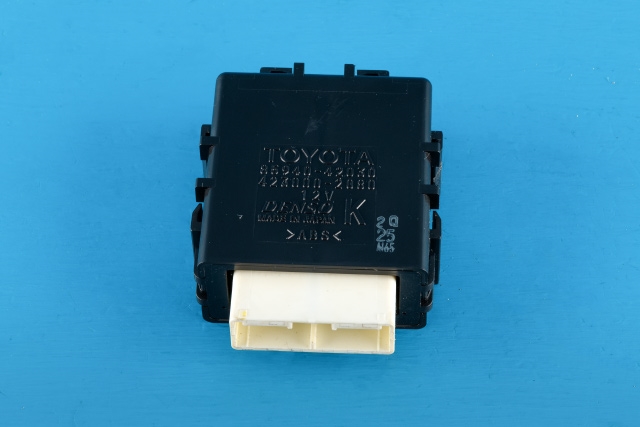 Rele diverse til Toyota RAV4 2013-2015 (Type IV, Fase 1) (DENSO|423000-2080|85940-42030|)