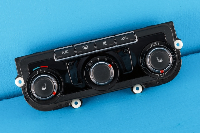 Varmeapparat betjening til VW Caddy, 2015-2020 (Type III, Fase 3) (HELLA|5HB 012 108-73)