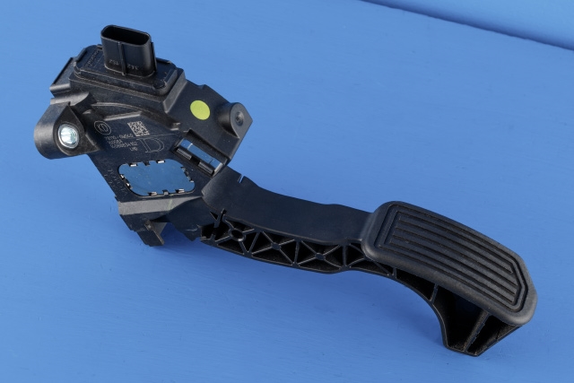 Pedal gass til Toyota RAV4, 2016-2019 (Type IV, Fase 2)  (TOYOTA|78110-0W040)