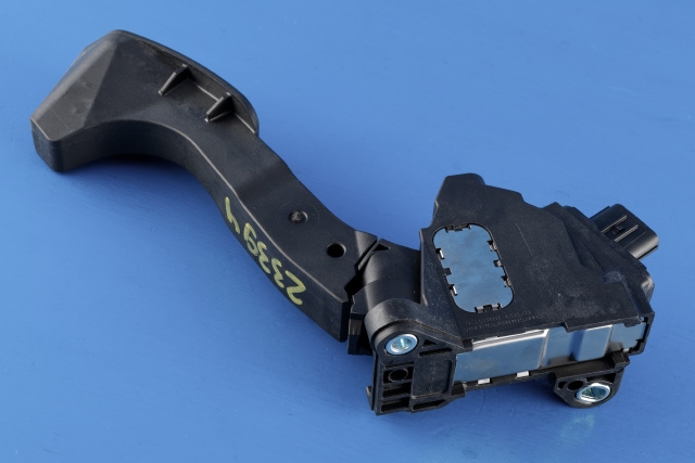 Pedal gass til Toyota RAV4 2016-2019 (Type IV, Fase 2)  (TOYOTA|78110-0W040|)