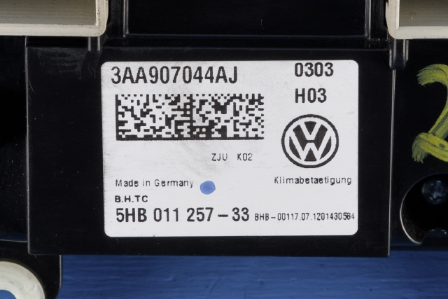 Varmeapparat betjening til VW Touran 2010-2015 (Type I, Fase 3)  (HELLA|5HB 011 257-33|3AA 907 044 AJ|)