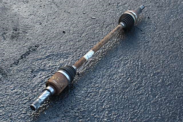 Drivaksel venstre bak, diesel/automat til Ford Kuga 2013-2019  