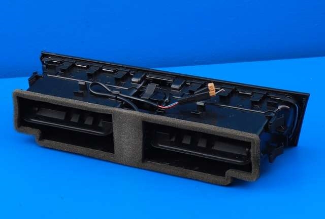 Dashbord friskluftdyse midtkonsoll til Audi A4 2007-2014 (Type IV) (B8) (B8) (VAG|8T1 820 951 C|)