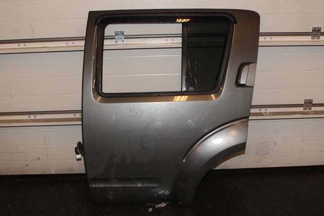 Dør venstre bak til Nissan Pathfinder, 2005-2010 (Fase 1) (R51) (R51)