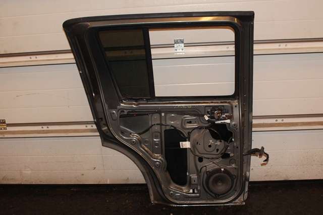 Dør venstre bak til Nissan Pathfinder 2005-2010 (Fase 1) (R51) (R51)