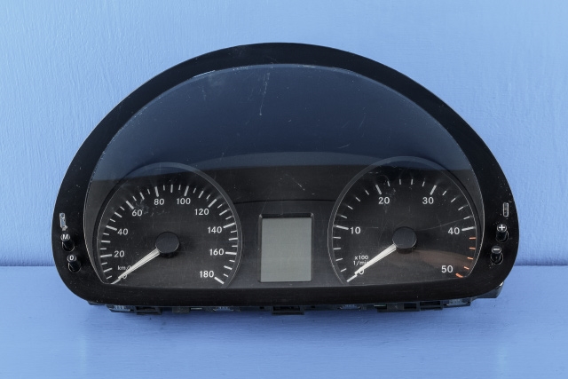 Instrumentpanel til Mercedes Sprinter, 2006-2013 (Fase 1) (906) (906) (JOHNSON|1026310-55)
