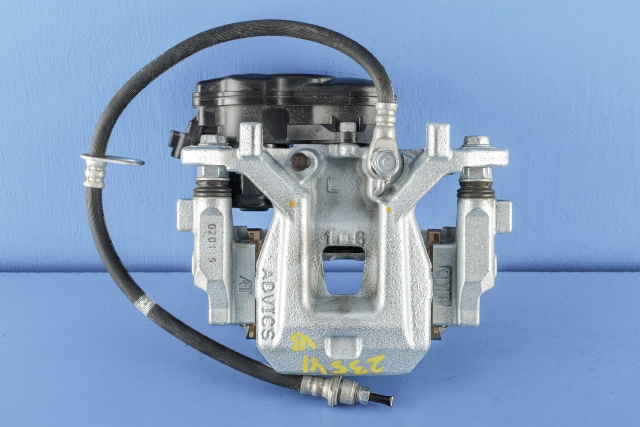 Bremsecaliper venstre bak, elektrisk til Toyota Camry, 2019-->>  (ADVICS|201130-23719)