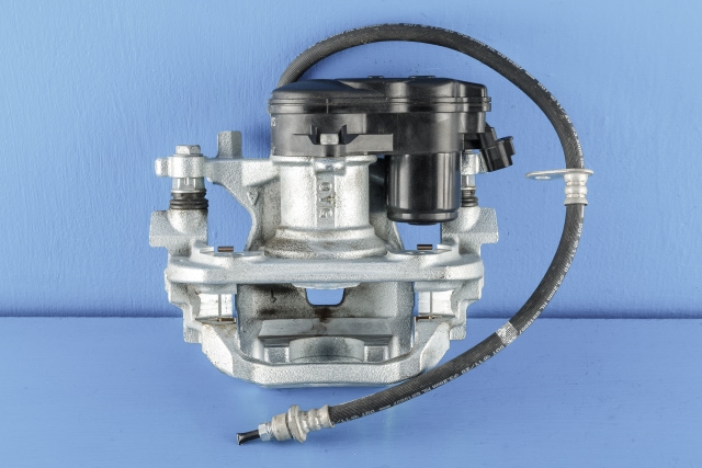 Bremsecaliper venstre bak, elektrisk til Toyota Camry 2019-->> (ADVICS|201130-23719|46310-33010|)