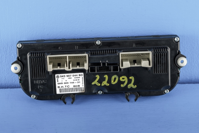 Varmeapparat betjening til VW Golf VI 2008-2012 (HELLA|5HB 009 746-31|5K0 907 044 BD|)