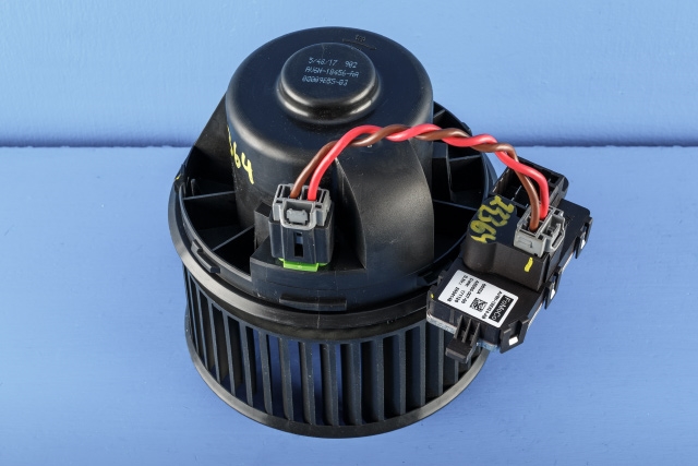 Varmeapparat motor til Ford Kuga 2013-2019  (FORD|AV6N-18456-AA|)