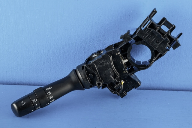 Bryter blink til Toyota Hilux, 2006-2011  (TOYOTA|17F017-52170)