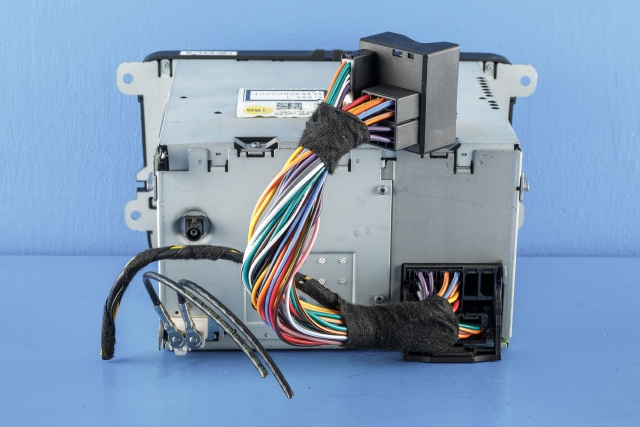 Bilstereo, med DAB til VW Golf VI 2008-2012 (BOSCH|7 647 204 360|1K0 035 186 AB|)