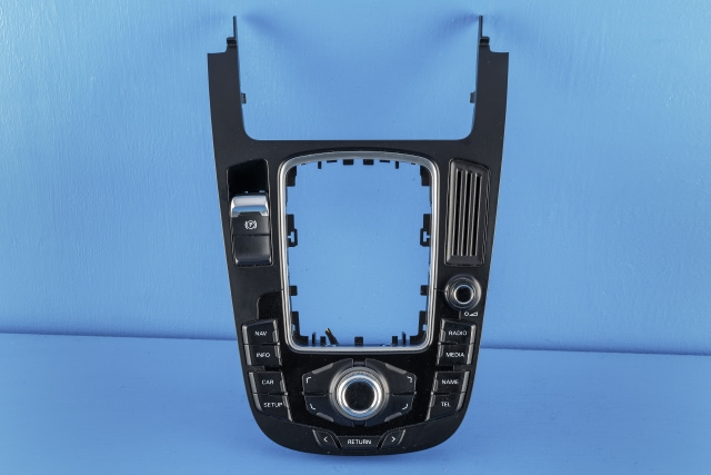 Bilstereo navigasjon betjeningspanel til Audi A4, 2007-2014 (Type IV) (B8) (B8) (VAG|8T0 919 609 WFX)