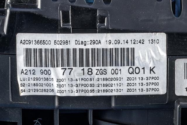 Instrumentpanel til Mercedes E-Klasse 2013-2016 (Fase 2) (W212) (W212) (VDO|A2C91366500|A 212 900 77 18|)