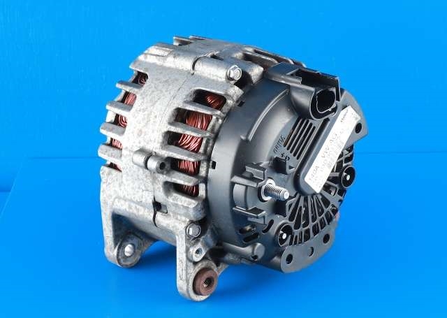 Dynamo til VW Polo 2009-2014 (Type V, Fase 1)  (VALEO|TG14C039|03D 903 025 M. 14 VOLT - 140 AMP|)
