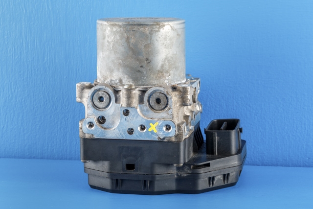 ABS sentral til Toyota RAV4 2013-2015 (Type IV, Fase 1) (ADVICS|133800-0710|44540-42300|)