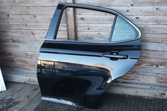 Dør venstre bak til Toyota Camry, 2019-->>  