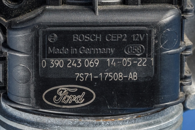 Viskermotor frontrute komplett m/overføring til Ford Mondeo 2011-2014 (Type IV, Fase 2) (BOSCH|0 390 243 069|7S71-17508-AB|)