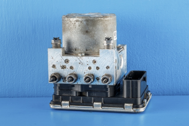 ABS sentral til VW Caddy, 2015-2020 (Type III, Fase 3)  (VAG|7E0 614 517 M)
