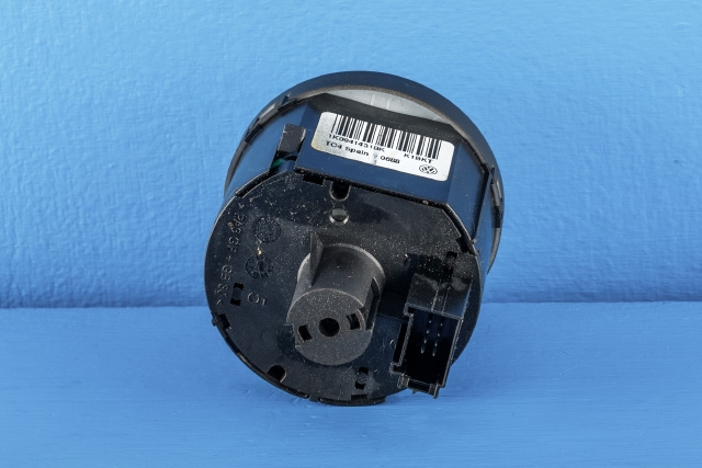Bryter lys til VW Caddy 2015-2020 (Type III, Fase 3)  (VAG|1K0 941 431 BK|)