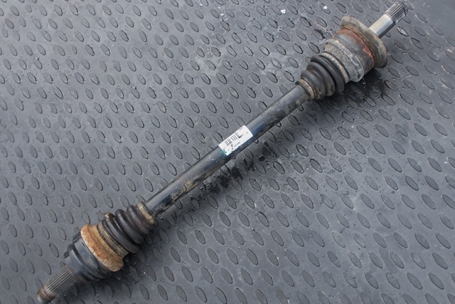 Drivaksel venstre bak, diesel/automat til BMW 5-Serie 2010-2017 (F10/F11) (F10/F11) 