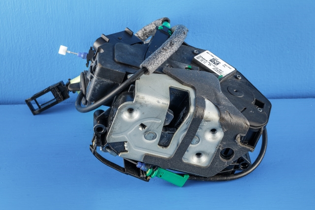 Låsekasse høyre foran til Ford Kuga, 2013-2019  (FORD|BM5A-A21812-BH)