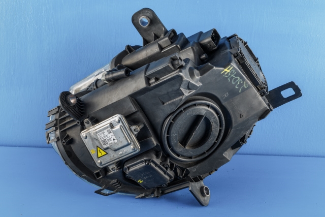 Frontlykt høyre xenon til Mini Countryman 2010-2016 (R60) (R60) (BMW/MINI|9 802 270|)