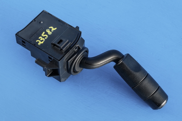 Bryter blink til Land Rover Discovery 2005-2009 (Type III) (LAND ROVER|XPC500120PVJ|)