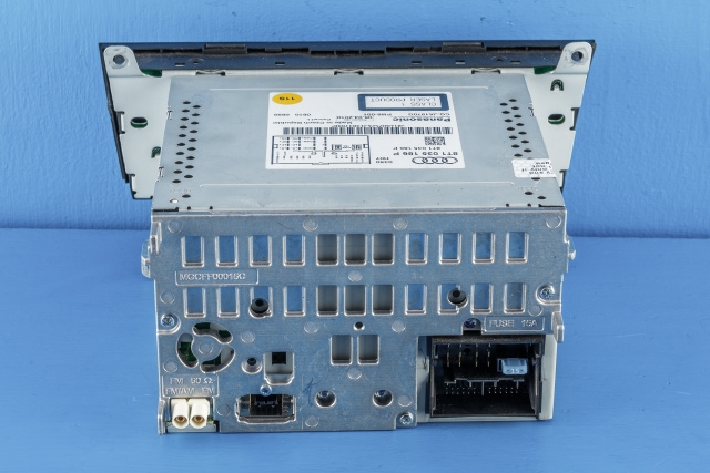 Bilstereo til Audi Q5 2008-2012 (Type I, Fase 1)  (PANASONIC|CQ-JA1970G|8T1 035 186 P|)