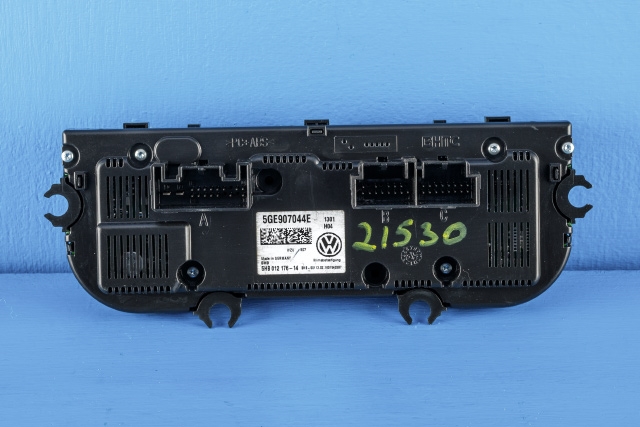Varmeapparat betjening til VW Passat 2015-2019 (Fase 1) (B8) (B8) (VAG|5GE 907 044 E|)